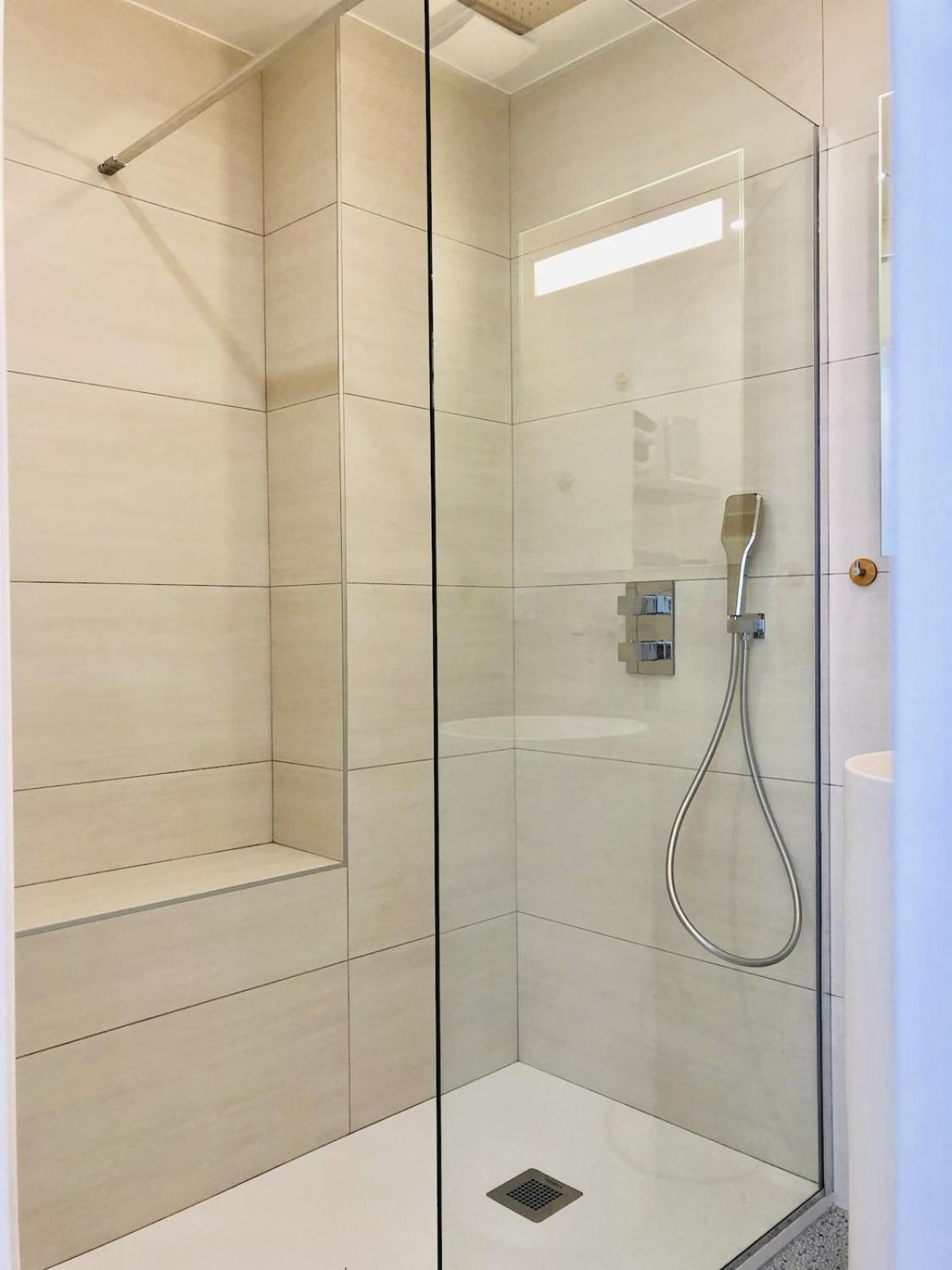 T3 Front De Mer Dernier Etage Vue Mer Petit Havre De Paix Pour Vos Vacances Emplacement Unique Vue Mer Panoramique A 180 Degres Pour Ce T3 En Face De La Plage Front De Mer Vue Sur Les Iles 5 Et Dernier Etage Avec Ascenseur 勒拉旺杜 外观 照片