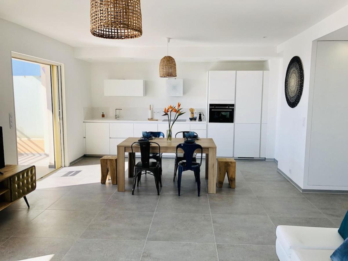 T3 Front De Mer Dernier Etage Vue Mer Petit Havre De Paix Pour Vos Vacances Emplacement Unique Vue Mer Panoramique A 180 Degres Pour Ce T3 En Face De La Plage Front De Mer Vue Sur Les Iles 5 Et Dernier Etage Avec Ascenseur 勒拉旺杜 外观 照片
